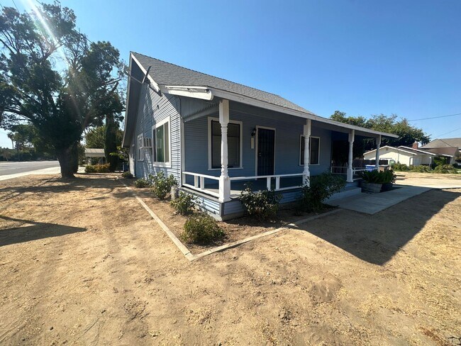 Building Photo - 1131 E Monte Vista Ave