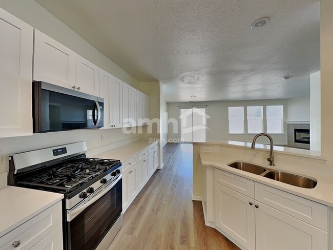 Building Photo - 5568 Joplin St