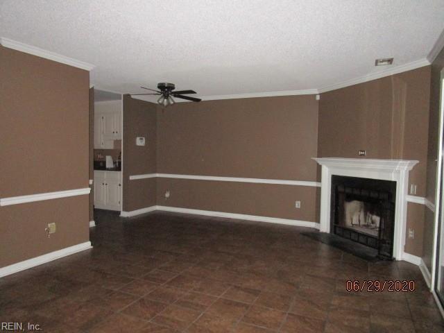 Building Photo - 102 River Point Dr