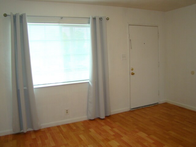 Building Photo - 440 N Fair Oaks Ave