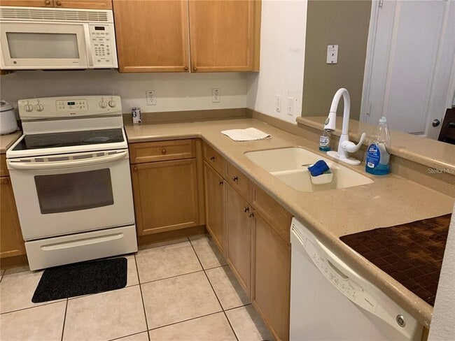 Foto del edificio - 3121 Capri Isle Way