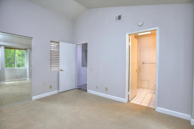 Building Photo - 3712 Greggory Way