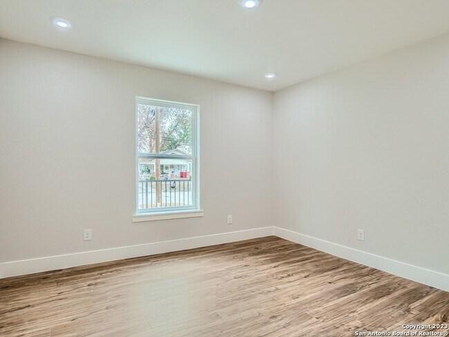 Foto del edificio - 839 Oasis St