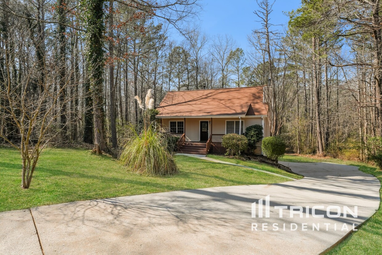 Foto principal - 202 Holly Springs Ct