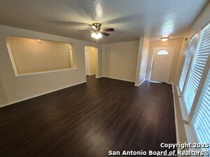 Foto del edificio - 6107 Ironmill Creek