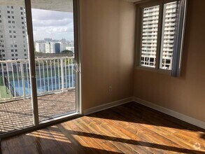 Building Photo - 800 N Miami Ave