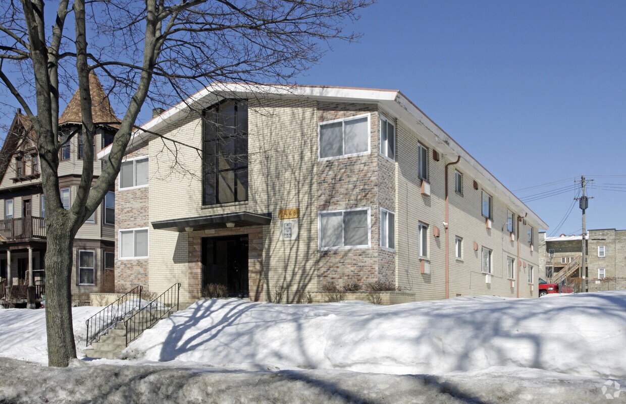 Foto principal - 2448 W Killbourn St