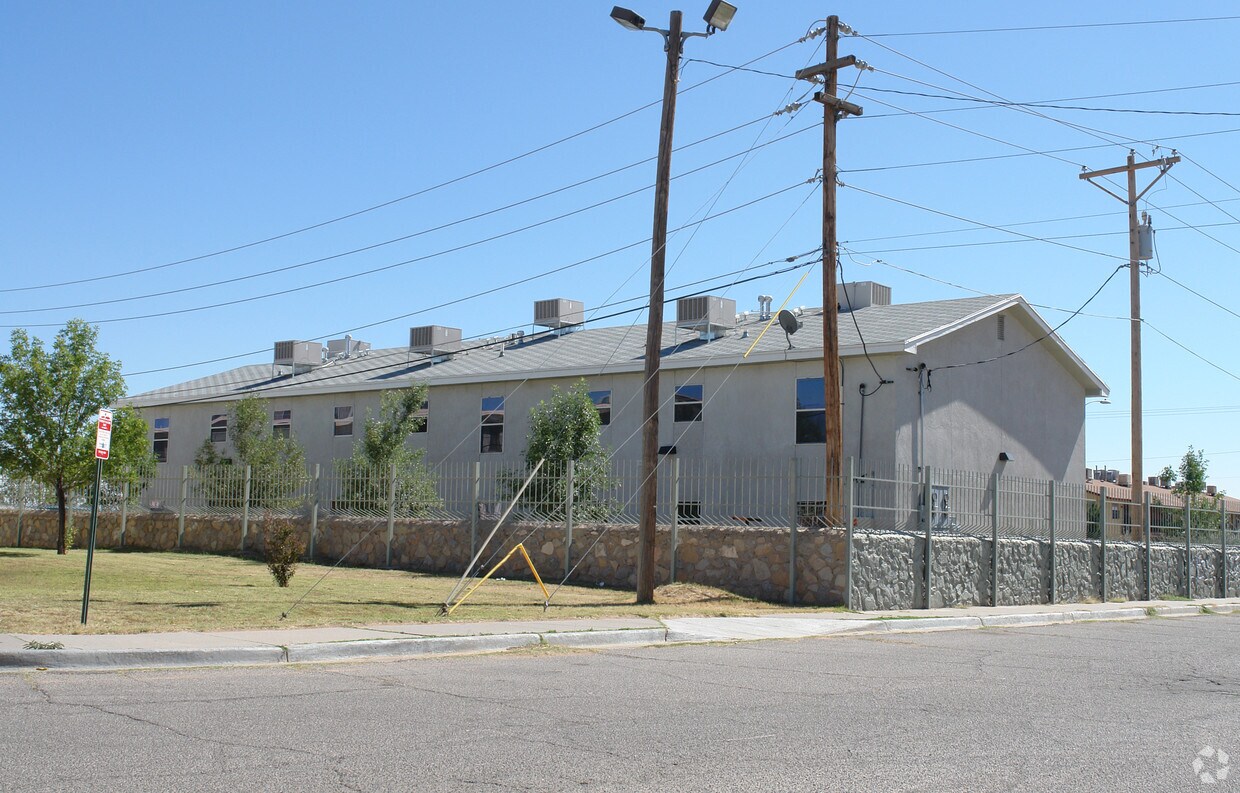 Foto del edificio - 4703 Maxwell Ave