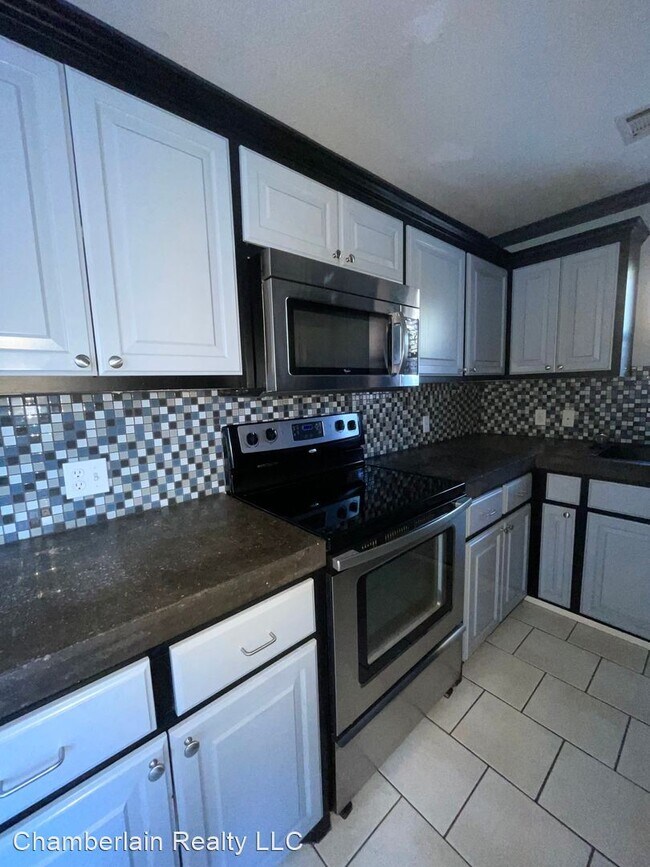 Building Photo - 3 br, 2.5 bath House - 323 Potomac Dr