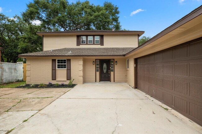 Foto del edificio - Remodeled 3-Bed Home with Office & Deck in...