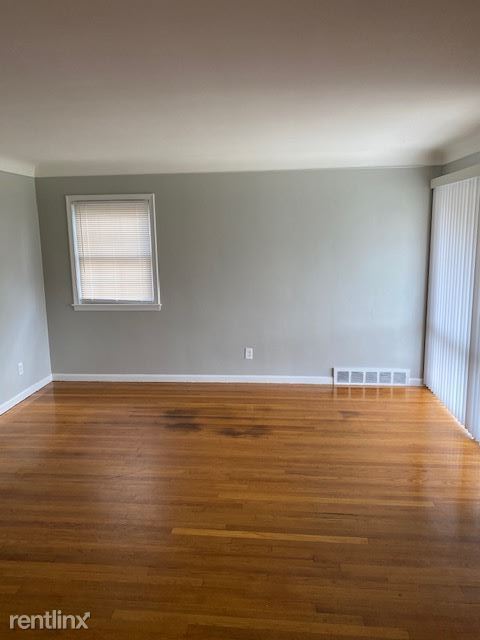 Foto del edificio - 3 br, 1 bath House - 19967 Country Club Dr