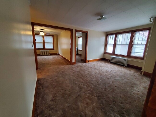 Building Photo - 251 Broad St