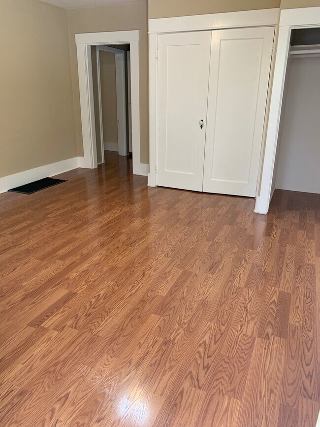 Foto del edificio - Cortez Hills: Large studio available coming soon!