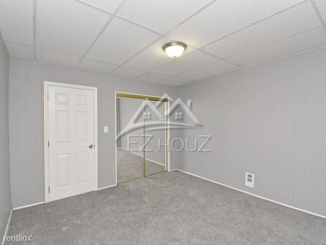 Foto del edificio - 2 br, 1 bath Apartment - 2418 McElderry St
