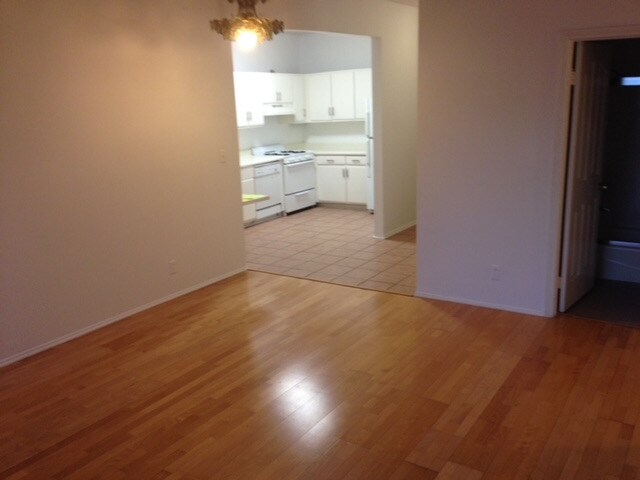 2 habitaciones, 2 baños (Unidad 201) - 350 N Oakhurst Dr