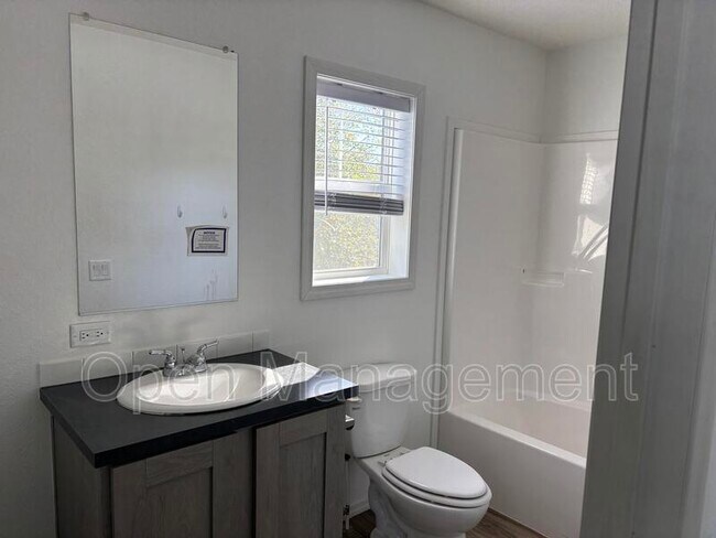 Foto del edificio - 700 S 12th St