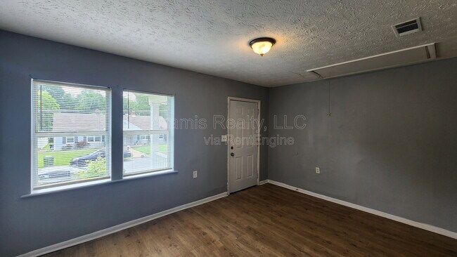 Foto del edificio - 248 Rosser St SW