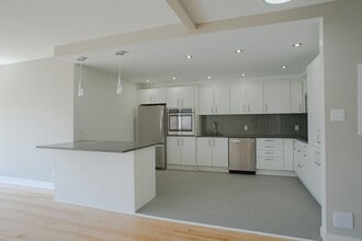 Building Photo - 3468 Rue Drummond
