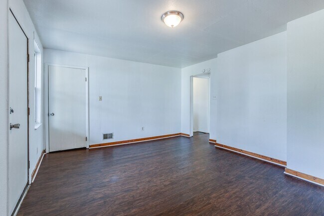 Foto del edificio - 03 - 438 Kathleen