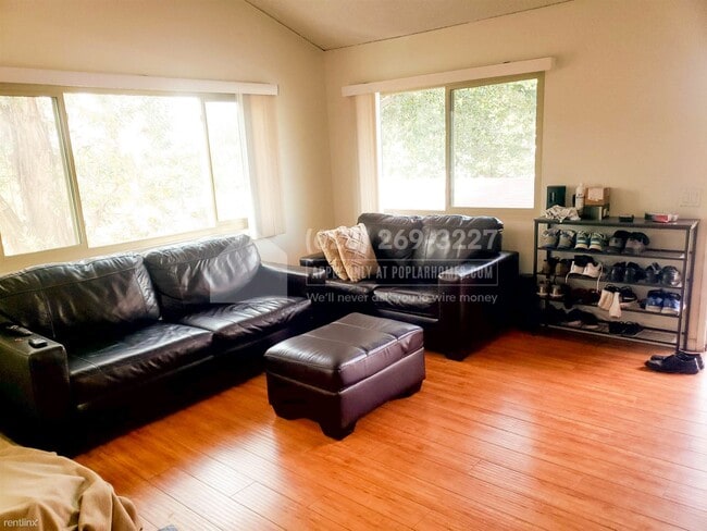 Building Photo - 2 br, 2 bath Condo - 16015 3/4 Pioneer Blvd -