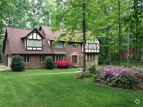 Building Photo - 5615 Faye Dr
