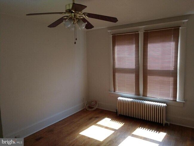 Foto del edificio - 1004 Camden Ave