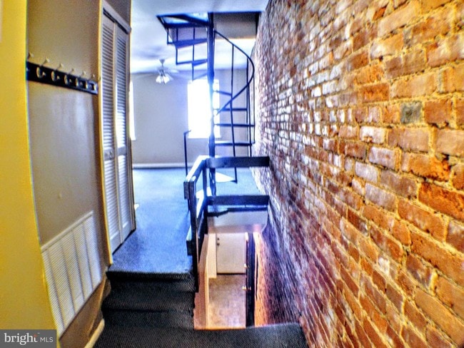 Building Photo - 530 N 32nd St