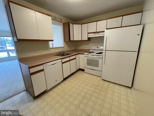 Building Photo - 1687 Westwind Way
