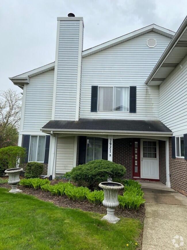 Building Photo - 7921 Knottingham Cir