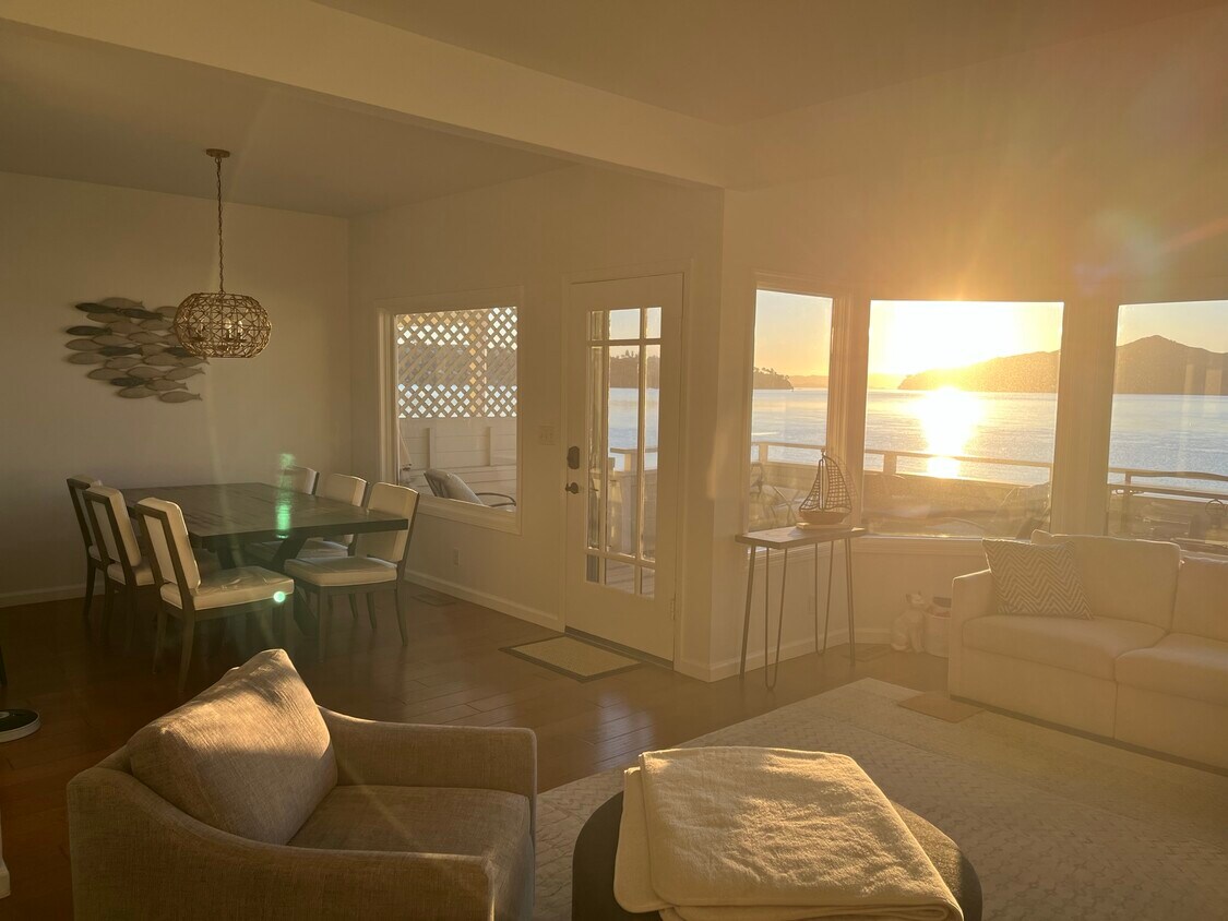 Foto principal - 207 Bridgeway