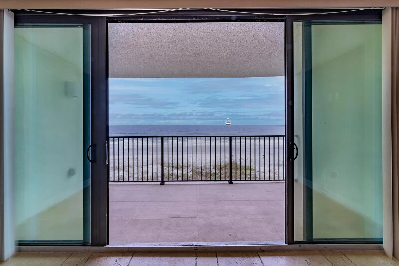 Foto principal - 2200 Ocean Dr S