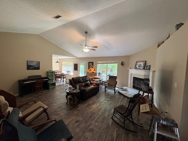 Foto del edificio - 3848 Mesa Rd
