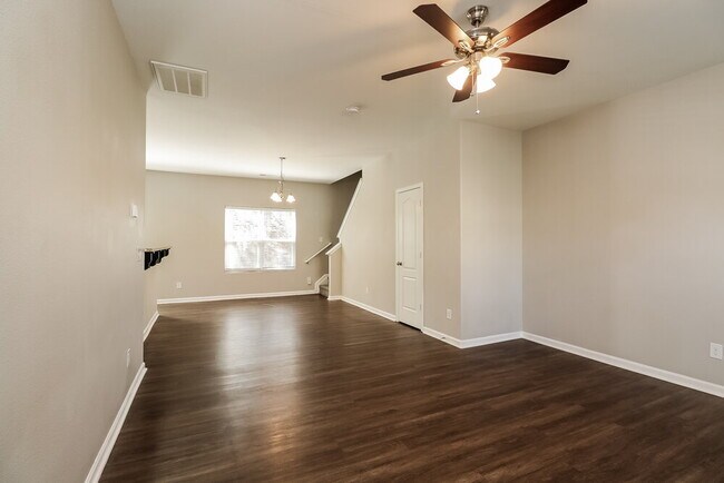 Foto del edificio - 2541 Meadow Crossing Dr