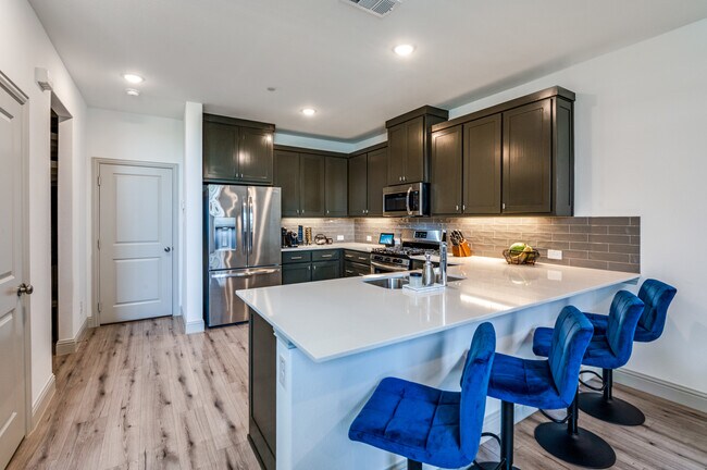 Foto del edificio - 8725 Phoebe Rd