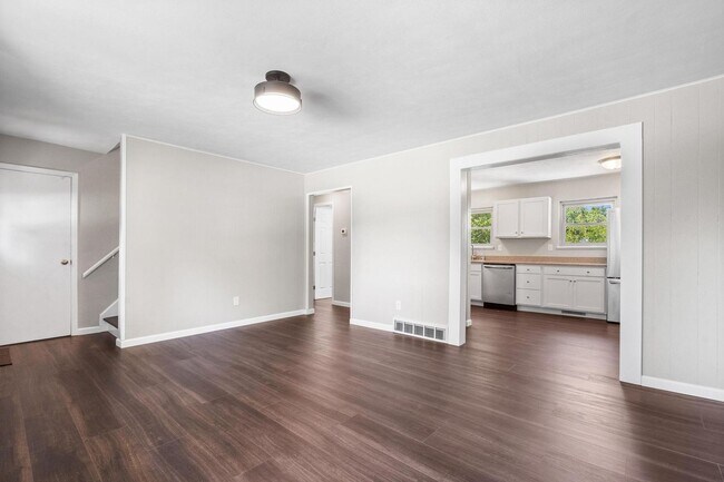 Foto del edificio - Charming 4-Bedroom Home in Desirable Neigh...