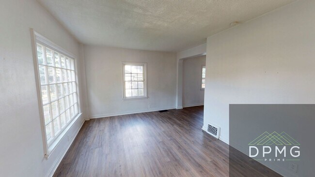 Foto del edificio - 314 E Hillsdale St