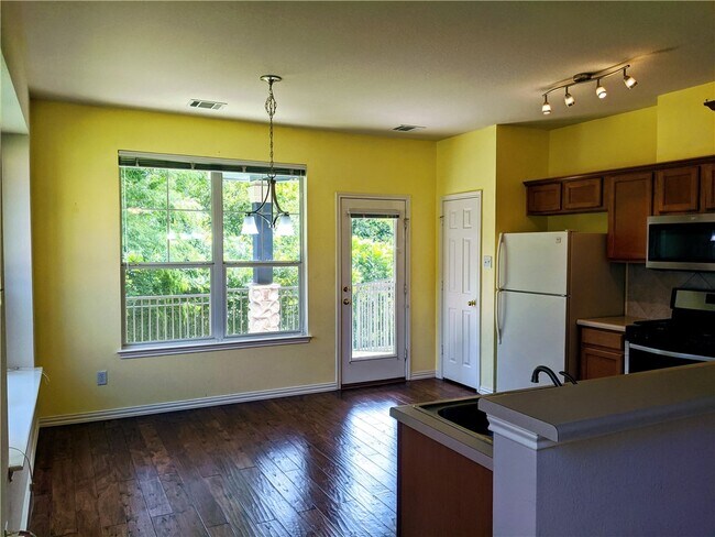 Foto del edificio - 1481 E Old Settlers Blvd