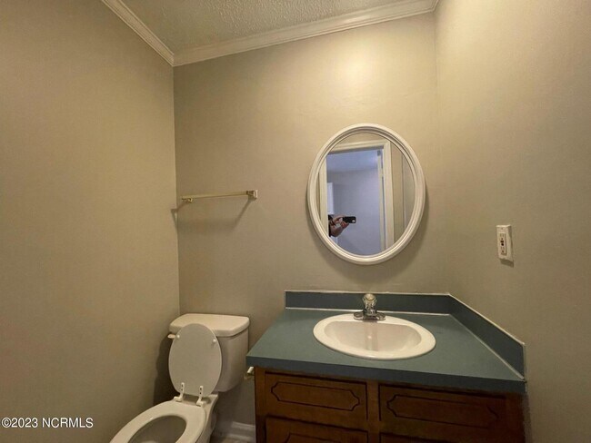 Foto del edificio - 3812 Sterling Pointe Dr