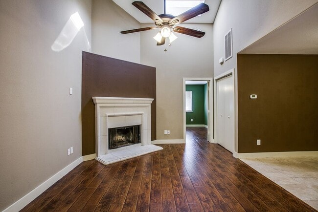 High Ceiling w FP - 6646 E Lovers Ln