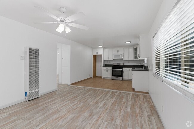 Building Photo - 1431 Obispo Ave