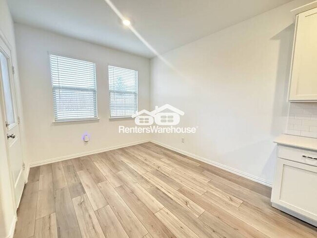 Foto del edificio - Move-in ready and like new, this newer home is ready to welcome its next residents