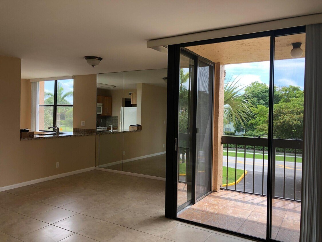 2455 Lindell Blvd Unit 3301, Delray Beach, FL 33444 Condo for Rent in