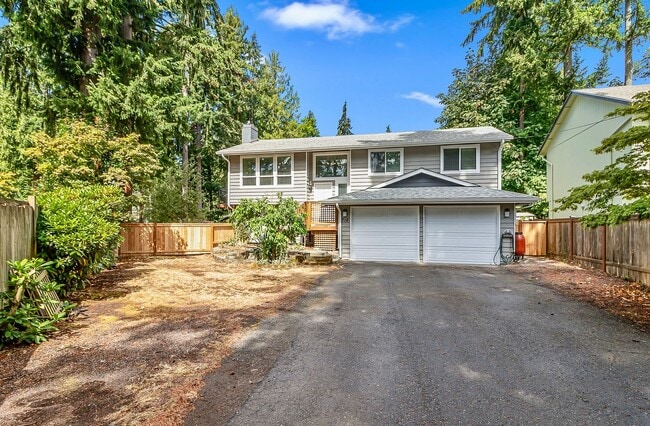 Photo - 716 N 182nd St. House