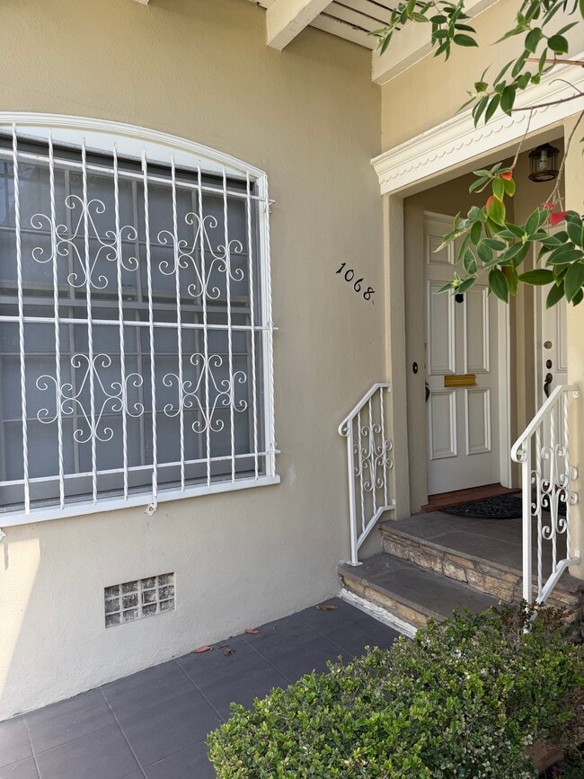 Front of Unit - 1068 S Orange Grove Ave