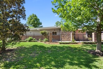 Building Photo - 10310 Mayfield Rd