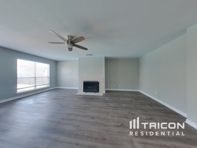 Building Photo - 1613 Glendora Ct