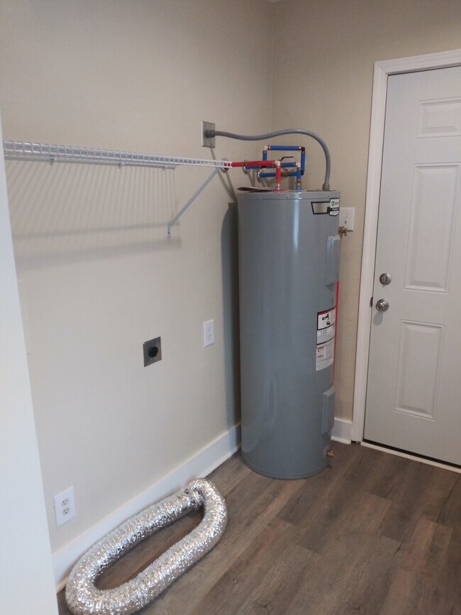 Laundry - 1026 S Clay St