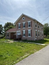 Building Photo - 2400 Oberlin Ave
