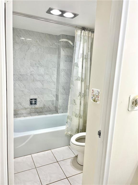 Building Photo - 1149 Hillsboro Mile