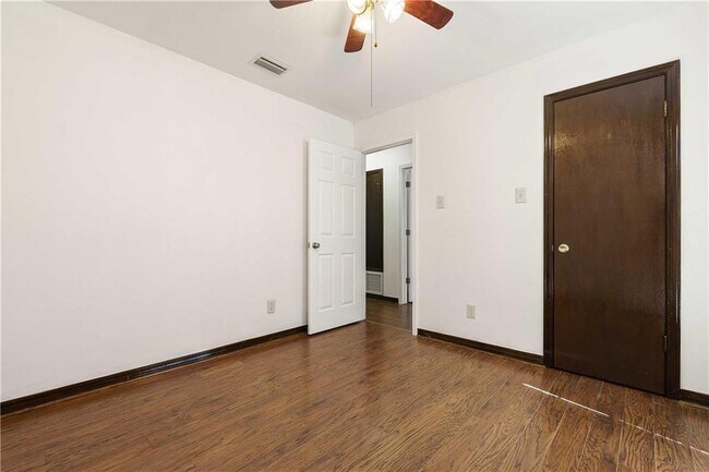 Foto del edificio - 8860 Dawes Point Dr